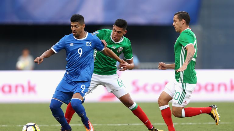 Die fünf Tore von Nelson Bonilla (l.) brachten El Salvador nicht nach Russland. Fünf weitere Spieler erzielten in der WM-Quali für Nord- und Mittelamerika jeweils fünf Treffer für ihr Land. Bei 476 Spielminuten hat Bonilla die wenigste Einsatzzeit. 