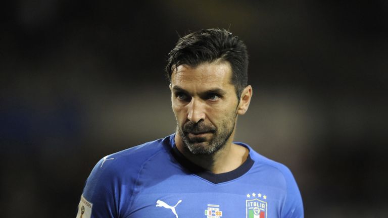 Gianluigi Buffon kämpft mit Italien in den Playoffs um die WM-Qualifikation.