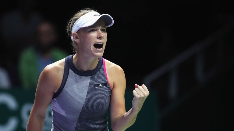 Caroline Wozniacki gewinnt das WTA-Finale in zwei Sätzen gegen Venus Williams.