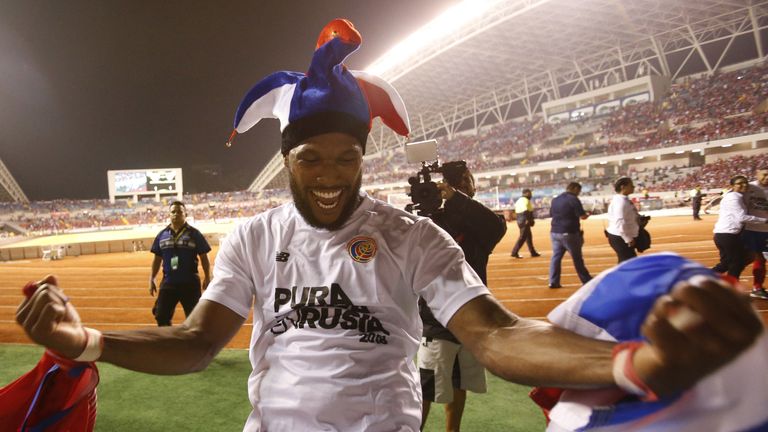 Kendall Watson trifft für Costa Rica zum Ausgleich gegen Honduras und sichert seinem Land damit das WM-Ticket.