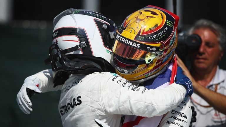 In Kanada fuhr Lewis Hamilton vor Valtteri Bottas den ersten Mercedes-Doppelsieg ein. Vettel kam nach einem turbulentem Rennen nur auf Rang vier ins Ziel.