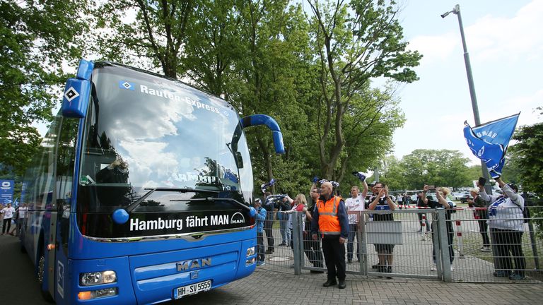 Der HSV-Bus bekommt ein neues Kennzeichen.