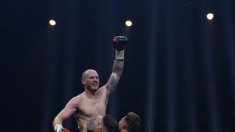 George Groves schickt Landsmann Jamie Cox mit einem K.o. in der 4. Runde nach Hause.