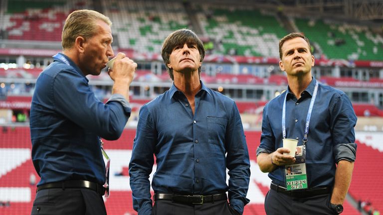 Teammanager Oliver Bierhoff erstickt die Diskussionen um Löws Zukunft im Keim.