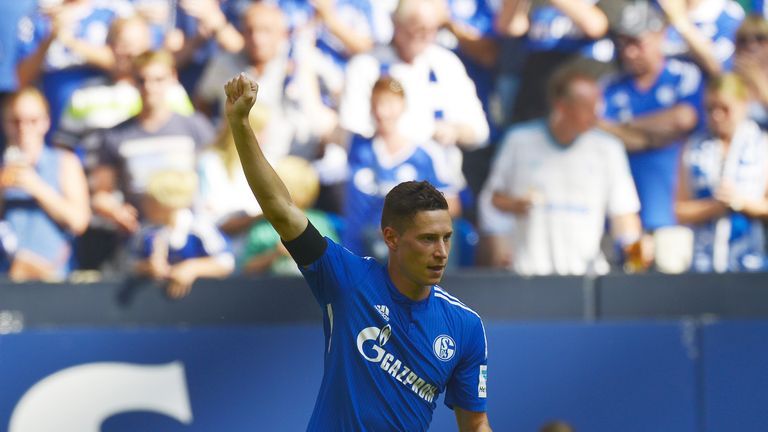 Platz 2: Julian Draxler/Schalke 04 - Tor: 17 Jahre, 6 Monate und 12 Tage.