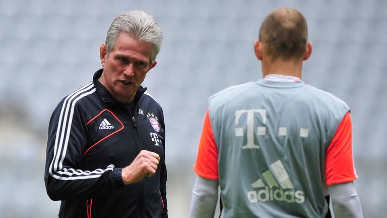 Jupp Heynckes (Vertrag bis 2018): Bliebe noch die Möglichkeit, Heynckes über den Sommer 2018 hinaus an den Verein zu binden. Bayern-Legende Sepp Maier hätte den 72-Jährigen gleich für ein paar Jahre verpflichtet, nicht nur für ein paar Monate, schrieb er in einer Kolumne für Focus online.