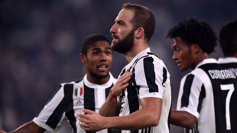 Juventus bleibt an Spitzenreiter Neapel dran.