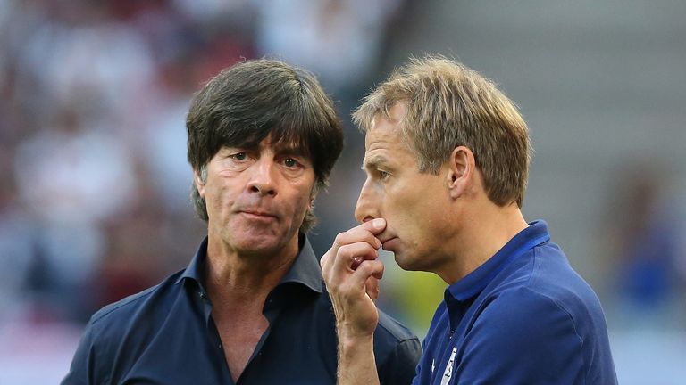 Joachim Löw (l.) assistierte zwischen 2004 und 2006 Bundestrainer Jürgen Klinsmann.