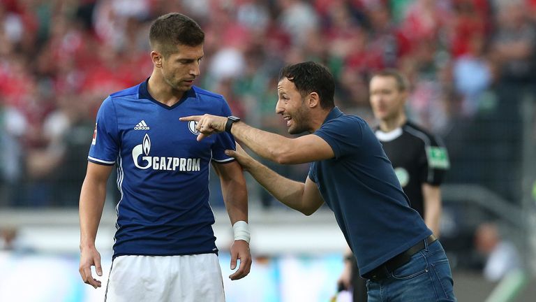 Schalke Matija Nastasic (l.) droht gegen Hertha BSC auszufallen.