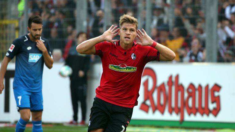Freiburgs Florian Niederlechner trifft nach nur 72 Sekunden zum 1:1-Ausgleich gegen Hoffenheim.