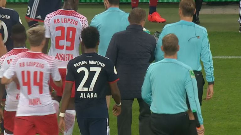 Ralf Rangnick sorgte zur Halbzeit für eine Rudelbildung.