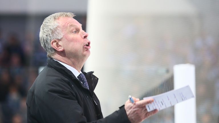 Daum übernimmt die Roosters.