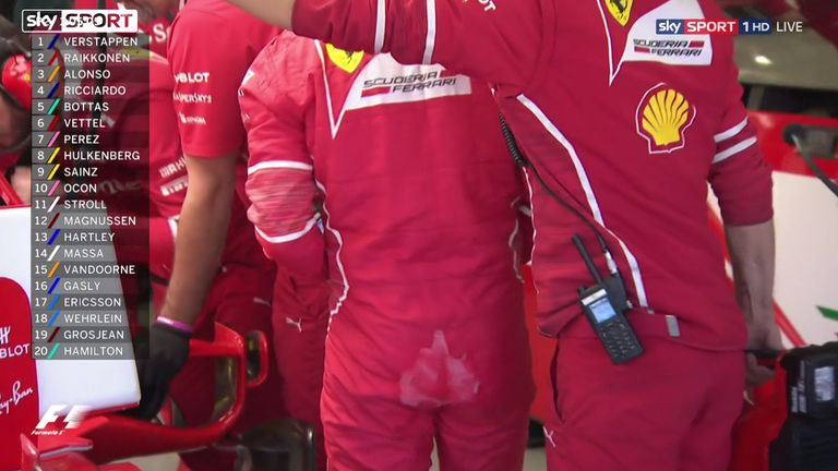 Feuerlöscher-Fauxpas in Vettels Ferrari.