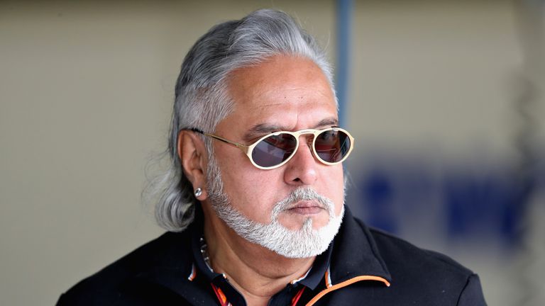 Force-India-Teamchef Vijay Mallya wird der Geldwäsche bezichtigt. 