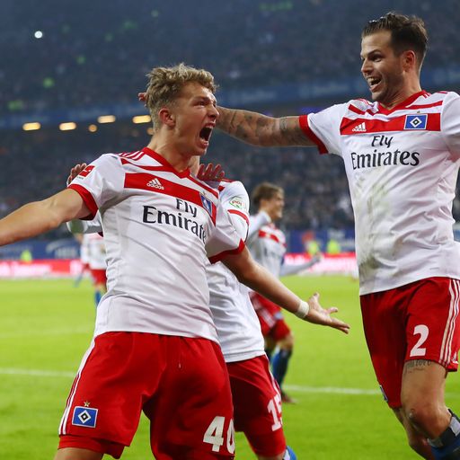 Sturmjuwel Arp erlöst HSV-Fans gegen dezimierte Stuttgarter