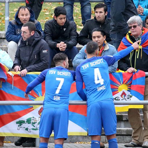 Wegen Tibet-Fahne: Eklat bei China-Premiere