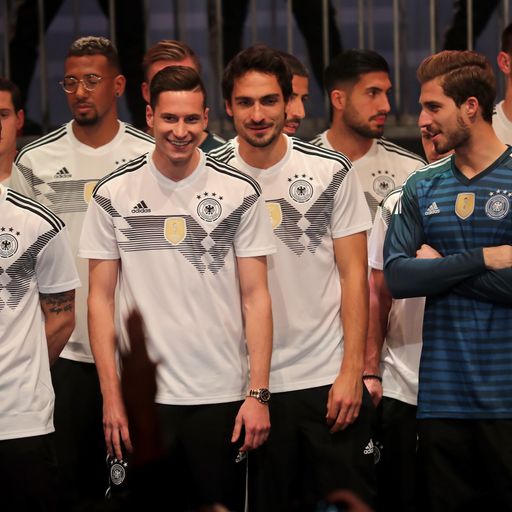 Wie soll Jogi Löw aufstellen?