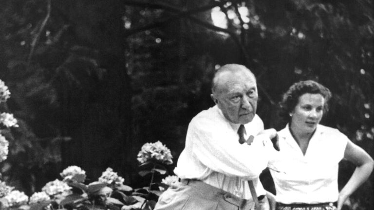 Konrad Adenauer ist 1958 Bundeskanzler.