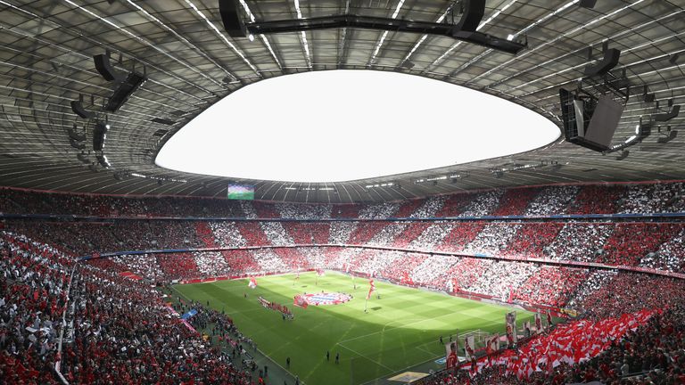 Die Fans des FC Bayern erhoffen sich rote Sitzschalen im Stadion.