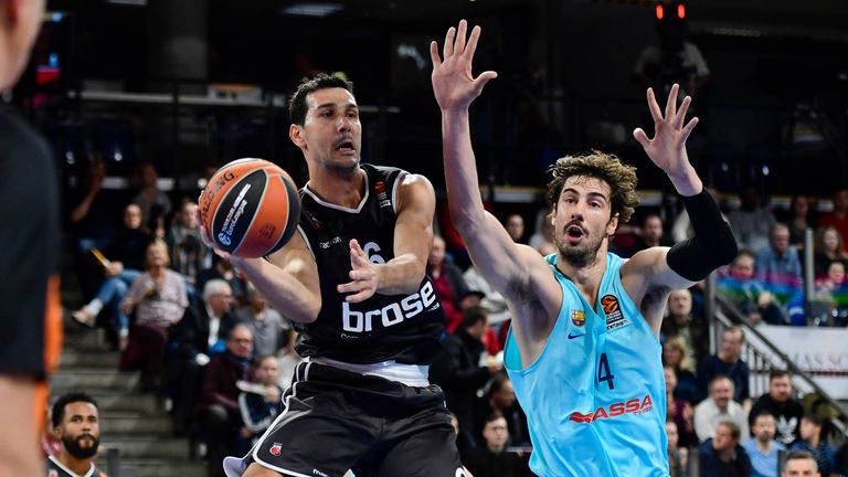 Brose Bamberg besiegt Barcelona mit 84:81.