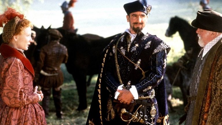 Eric Cantona hatte gleich mehrere TV-Auftritte. In 'Elizabeth' spielte er 1998 den Monsieur de Foix (Bildquelle: dailymail.co.uk).