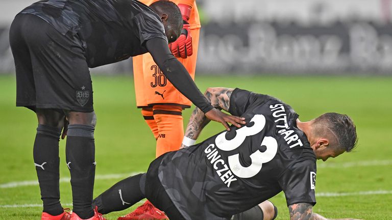 Daniel Ginczek zog sich gegen den BVB einen  Faserriss im Adduktorenbereich zu.