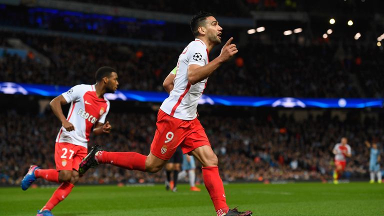 Nur Falcao von der AS Monaco kann da in der Ligue 1 mithalten. Für seine 13 Treffer brauchte der Kolumbianer sogar nur 9 Spiele.