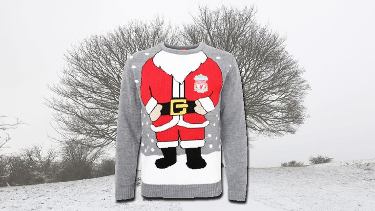 Weniger ist mehr, dachten sich dieses Jahr wohl die Reds. Der Kloppo-Klub setzt auf ein dezentes Grau mit Riesen-Weihnachtsmann (© FC Liverpool).