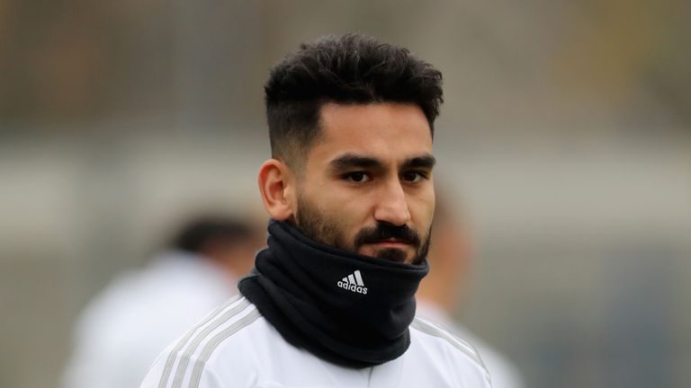 Nationalspieler Ilkay Gündogan sorgt sich um die Entwicklung junger Profis.