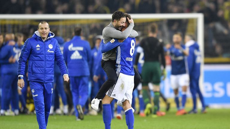 Sichtlich erleichtert: Leon Goretzka und Domenico Tedesco 