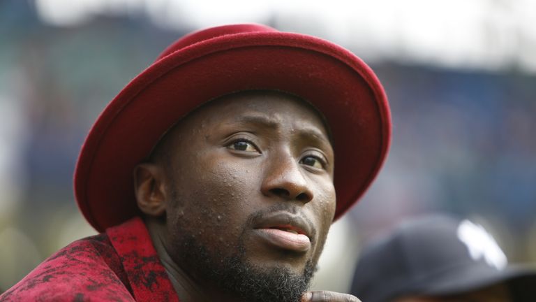 Naby Keita sieht nicht nur auf dem Rasen rot 