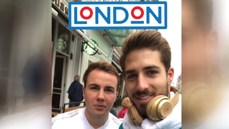 Mario Götze und Kevin Trapp lassen es sich in London gut gehen und haben sichtlich Spaß beim Ausflug des DFB-Teams (Quelle: instagram)