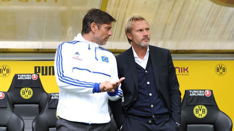 Vor der Saison 2013/14 bekommen Trainer Thorsten Fink (r.) und Manager Oliver Kreuzer ihr Fett weg. Kühne bezeichnet Kreuzer als Drittliga-Manager.