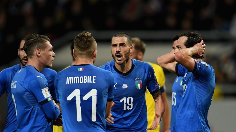 Leonardo Bonucci staucht seine Teamkollegen zusammen.