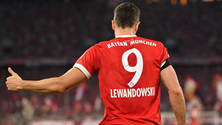 In der Bundesliga hat Bayerns Robert Lewandowski die Nase vorn. Nach 11 Partien stehen 11 Tore zu Buche.