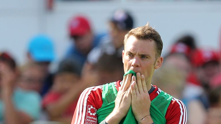 Manuel Neuer soll nach seinem erneuten Mittelfußbruch zur Rückrunde wieder fit werden.