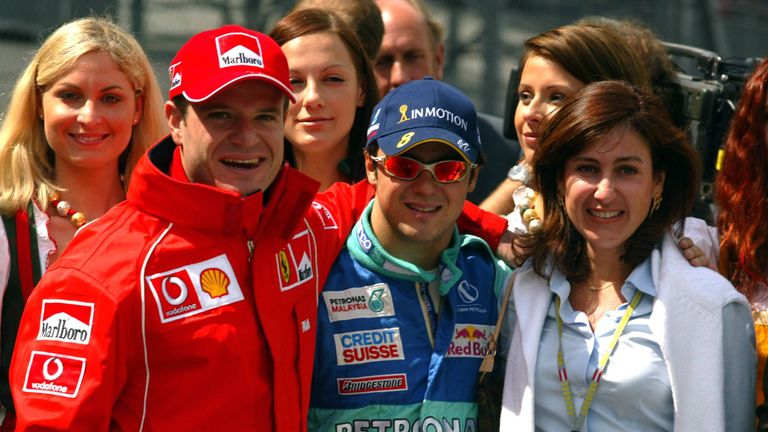 Massa posiert mit Rubens Barrichello und seiner Mutter Ana Helena.