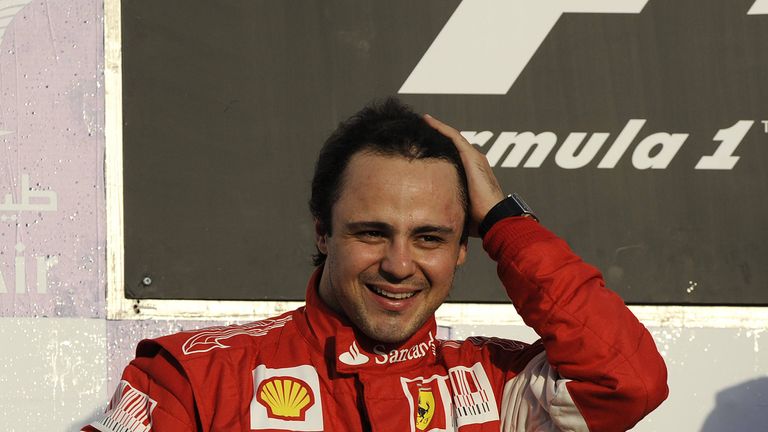 Nach seinem schweren Unfall in Ungarn kehrt Massa 2010 beim Bahrain-GP ins Cockpit zurück und wird Zweiter hinter seinem neuen Teamkollegen Fernando Alonso.