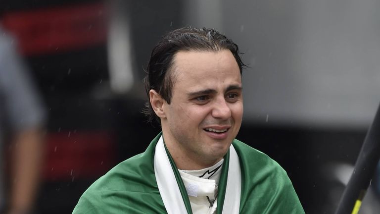 Massa vergießt bei seinem vermeintlichen Abschied ein paar Tränen.