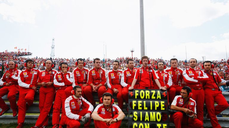 Das Ferrari-Team schickt Felipe die besten Genesungswünsche.