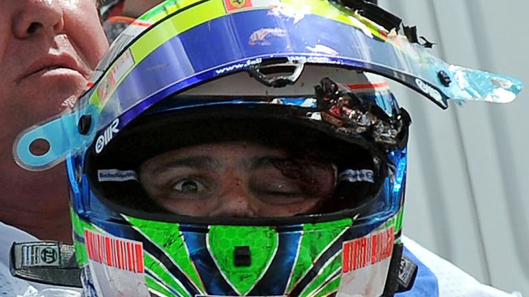 Schlimmes Bild: Felipe Massa unmittelbar nach seinem Unfall in Ungarn.