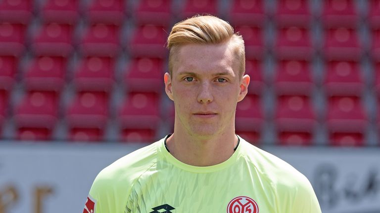 Torwarttalent Florian Müller bleibt langfristig in Mainz.