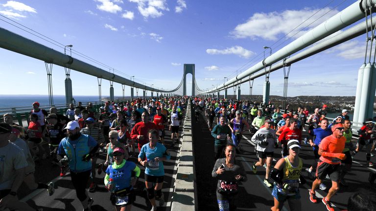Beim New Yorker Marathon nehmen über 2000 Läufer teil.