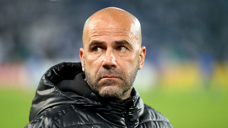 Peter Bosz muss im Spiel gegen Stuttgart auf den suspendierten Pierre-Emerick Aubameyang verzichten.