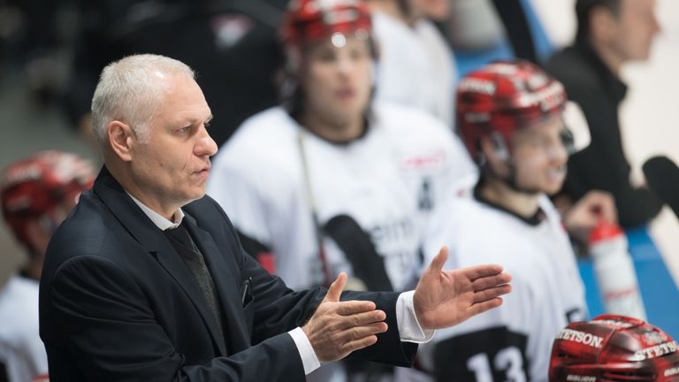 Peter Draisaitl gewinnt mit den Kölner Haien bei der Düsseldorfer EG.