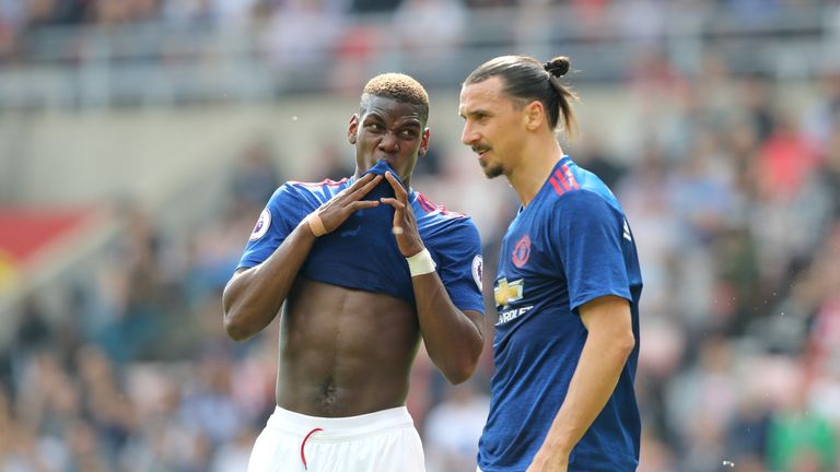 In das Duell gegen Newcastle United kehren die Superstars Paul Pogba (l.) und Zlatan Ibrahimovic zurück in den Kader von Manchester United. 