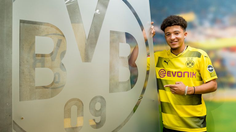7. Jadon Sancho (Borussia Dortmund) - Alter beim Einsatz: 17 Jahre 6 Monate 26 Tage