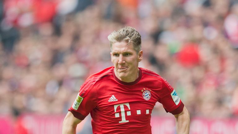 Bastian Schweinsteiger spielte von der B-Jugend (U17) bis zu seinem Wechsel zu Manchester United im Jahr 2015 insgesamt 17 Jahre lang für den FC Bayern. Am Ende hatte man für den ergrauten Leitwolf keine Verwendung mehr in München.