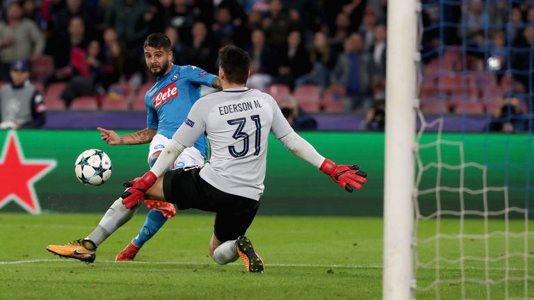 SSC Neapel: In der Serie A grüßt Napoli ungeschlagen von der Tabellenspitze. Zehn Siege und ein Unentschieden stehen nach elf Spieltagen zu Buche.