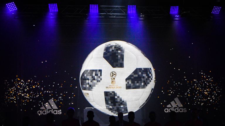 Die FIFA hat den offiziellen Spielball für die WM 2018 in Russland vorgestellt. 